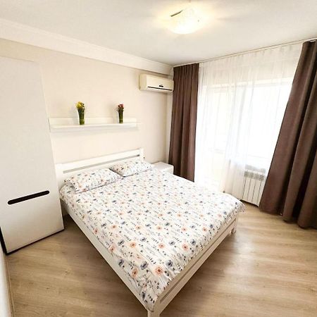 Artal Apartment On Obolonskyi Avenue 16A Kyjev Exteriér fotografie